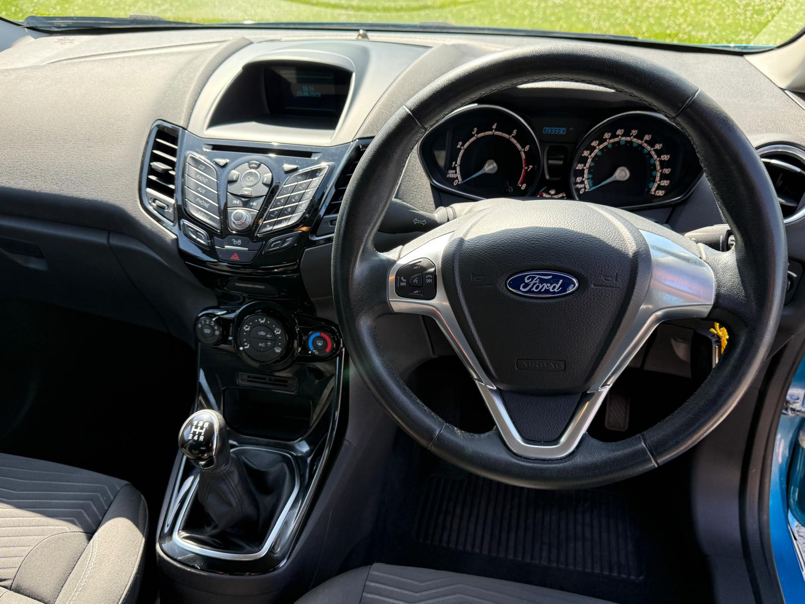 
								2015 Ford Fiesta 1.25 Zetec Hatchback full									