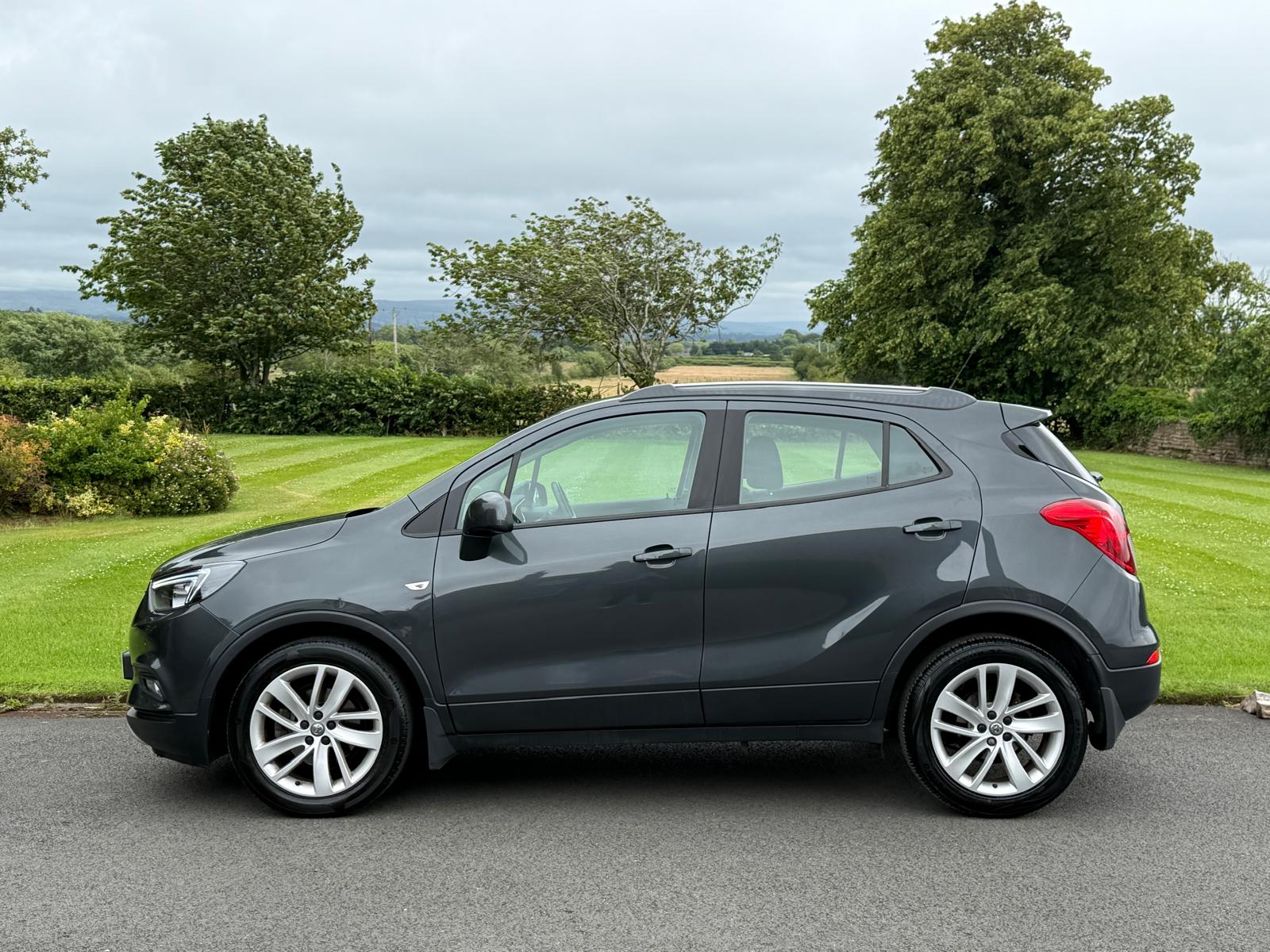 
								2017 Vauxhall Mokka X Active Hatchback full									
