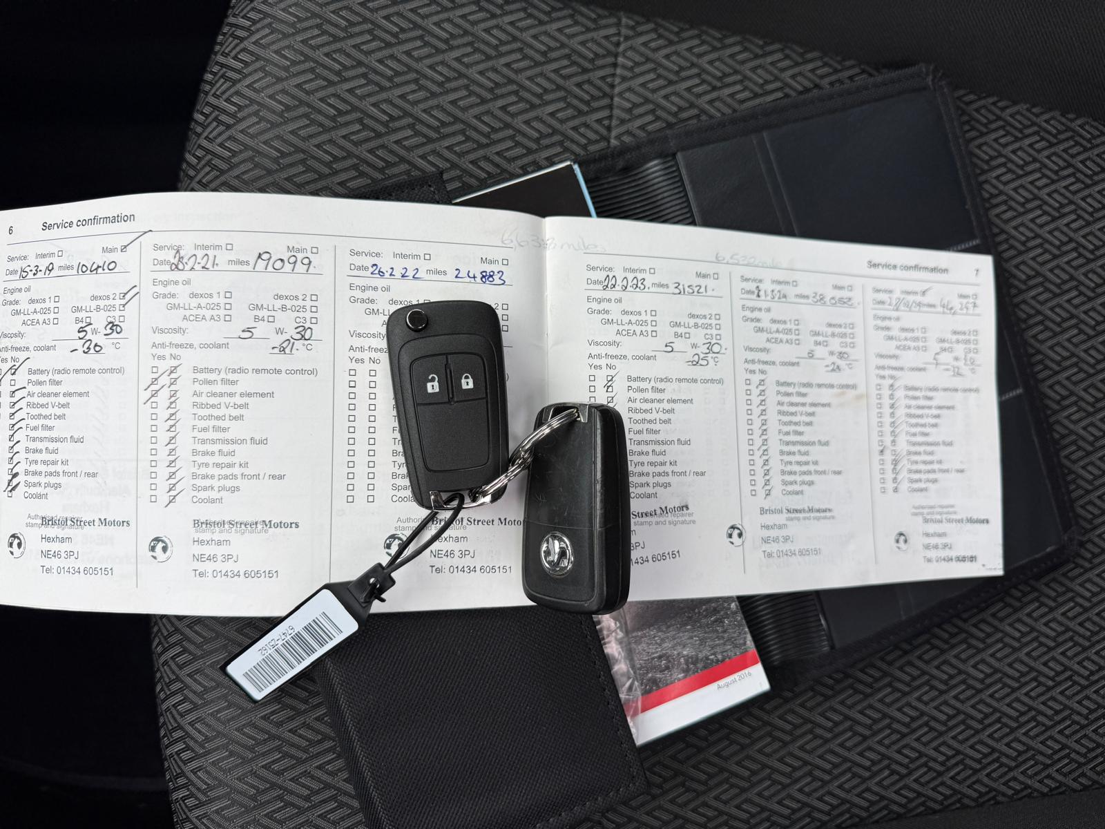
								2017 Vauxhall Mokka X Active Hatchback full									