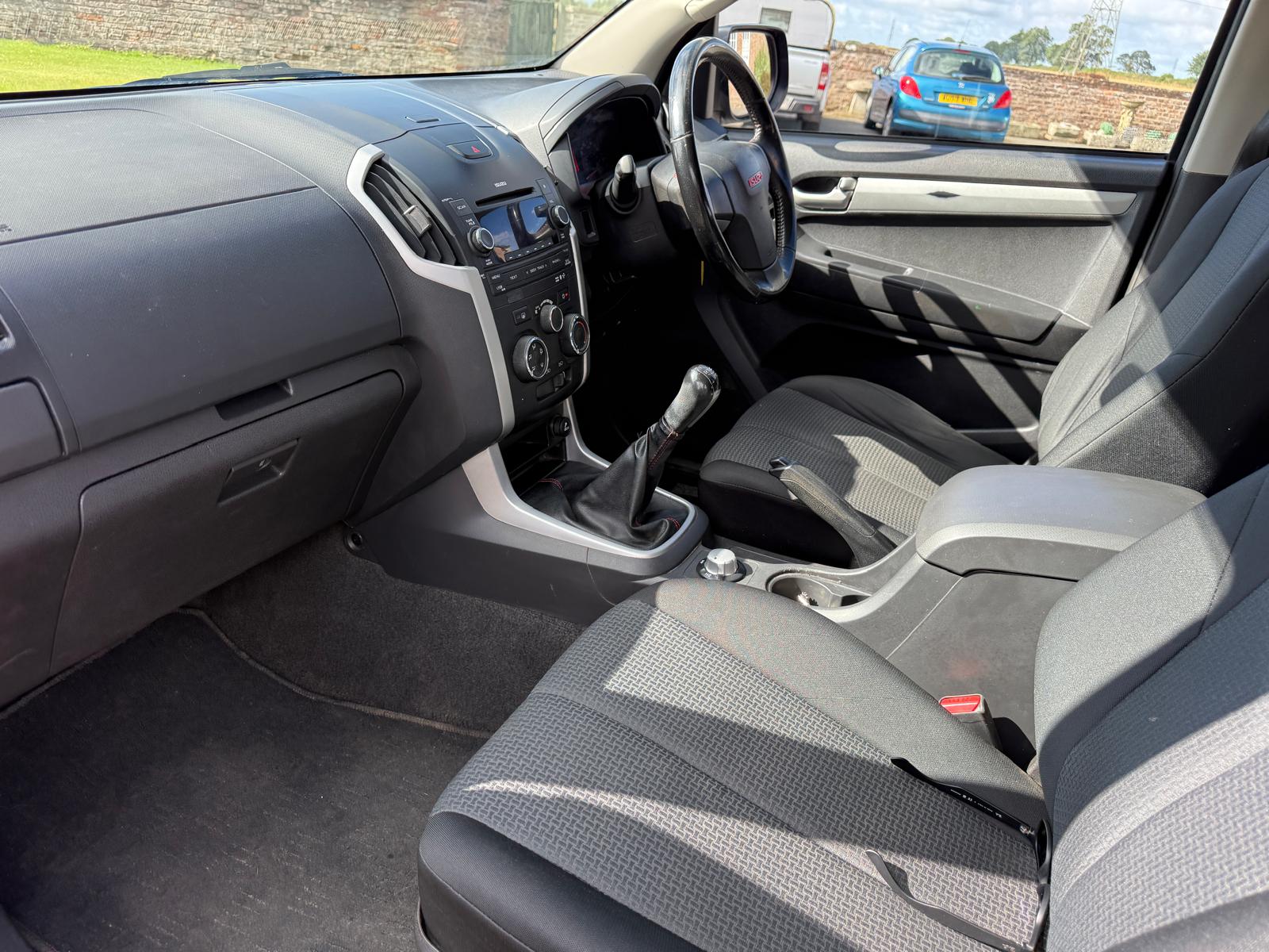 
								ISUZU D-MAX 2016 /65 FURY 2.5 full									
