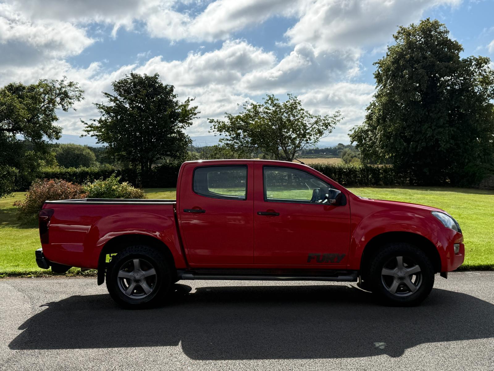 
								ISUZU D-MAX 2016 /65 FURY 2.5 full									
