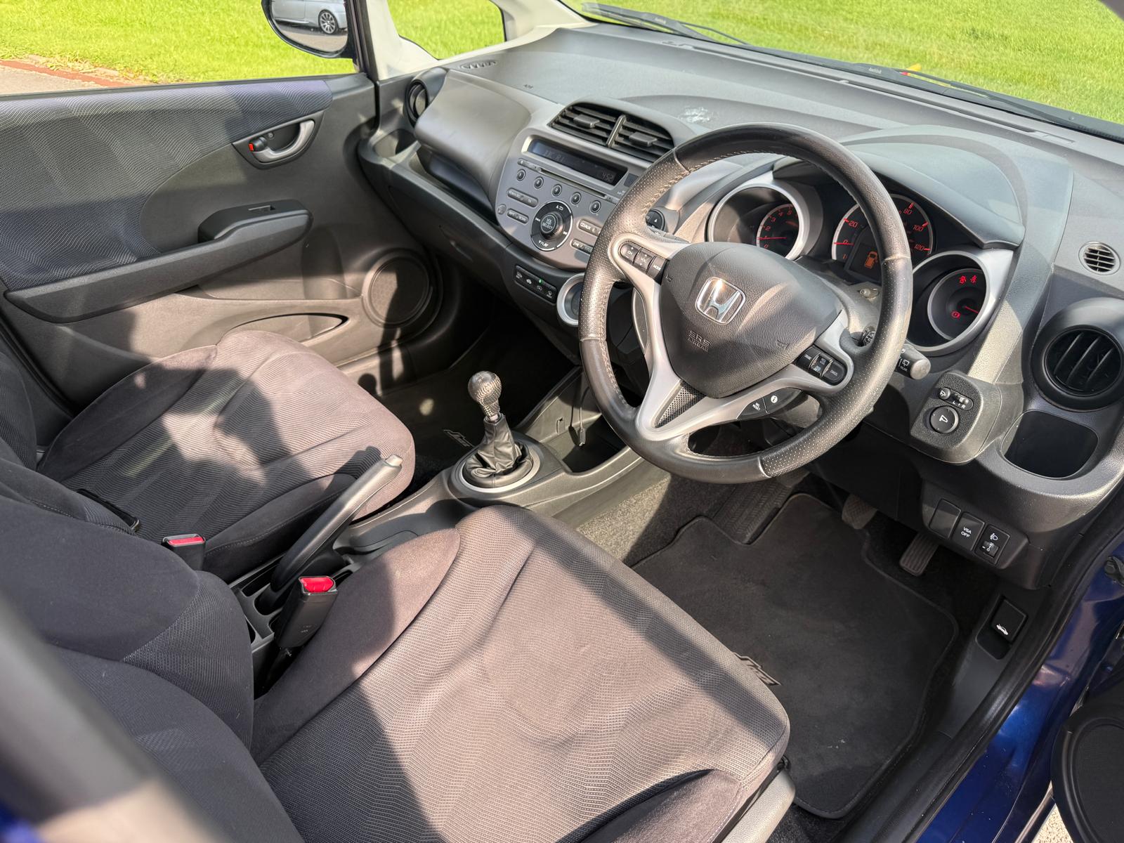 
								Honda Jazz EX 1.4 full									