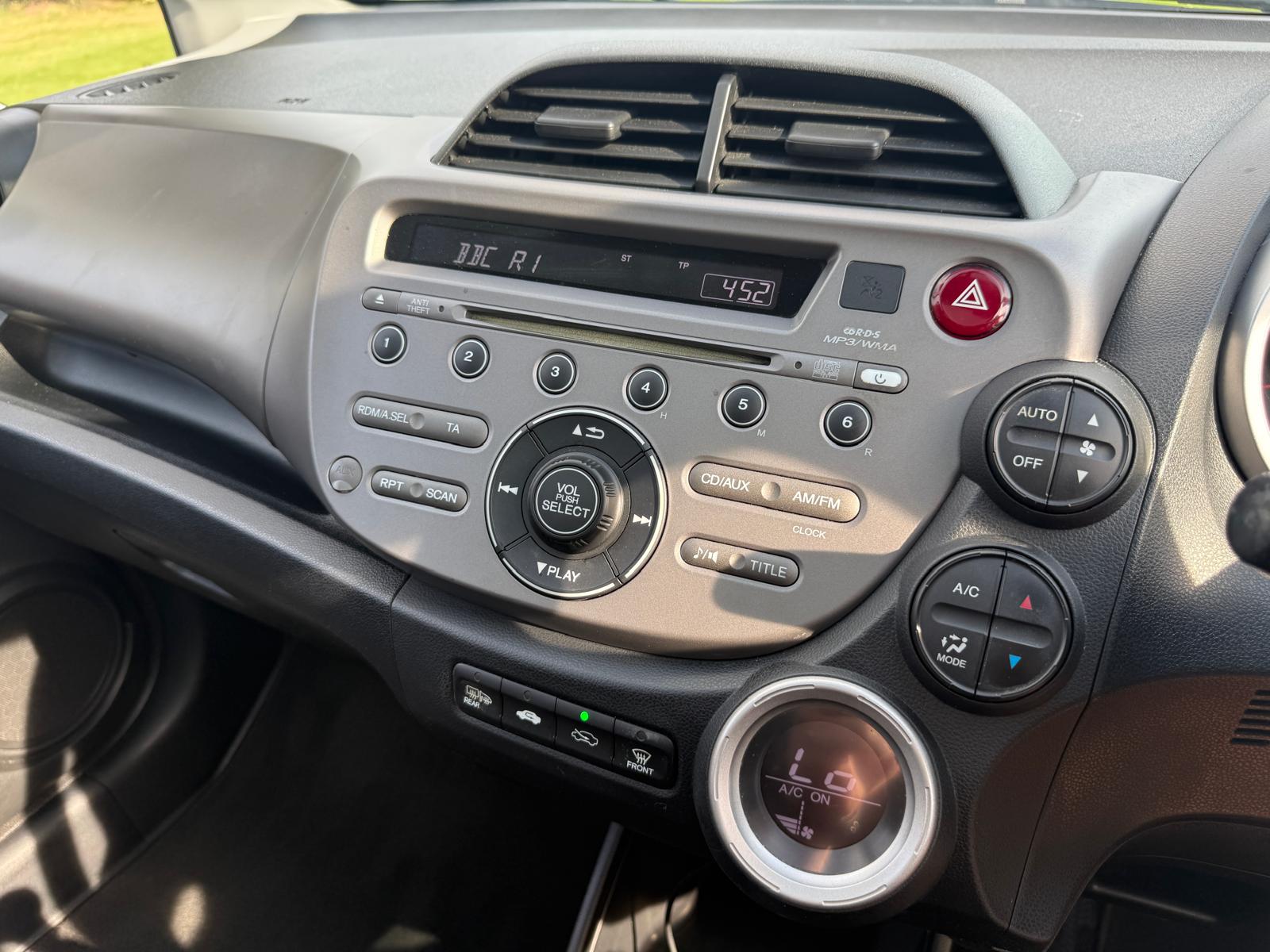
								Honda Jazz EX 1.4 full									