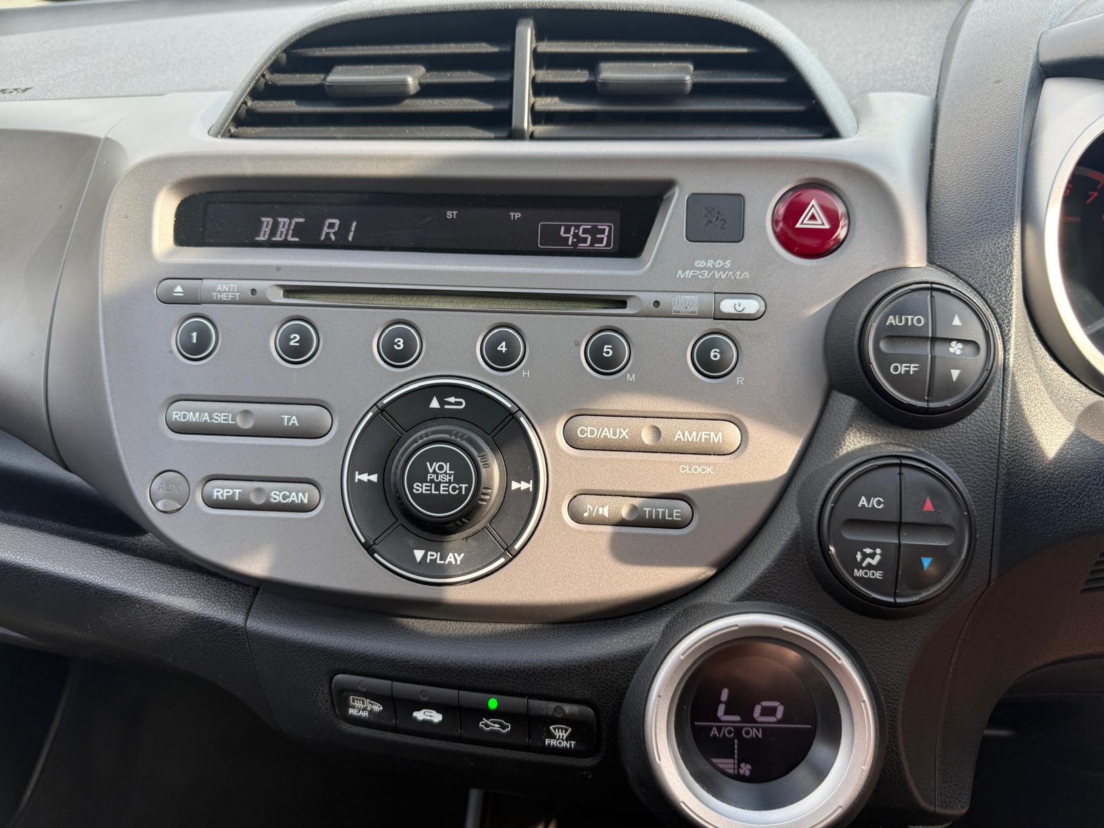 
								Honda Jazz EX 1.4 full									