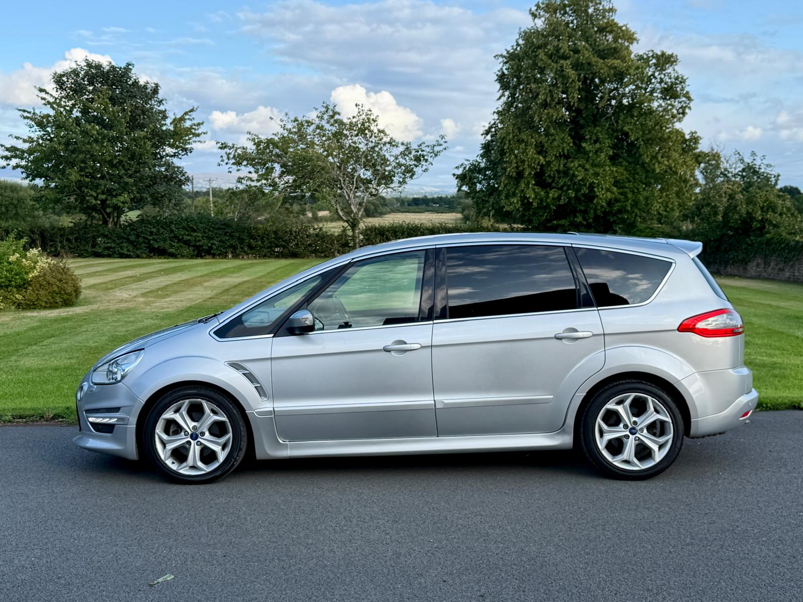 
								2014 Ford S-Max 2.0 TDCi Titanium X Sport Automatic 7 Seater 163 BHP MPV full									