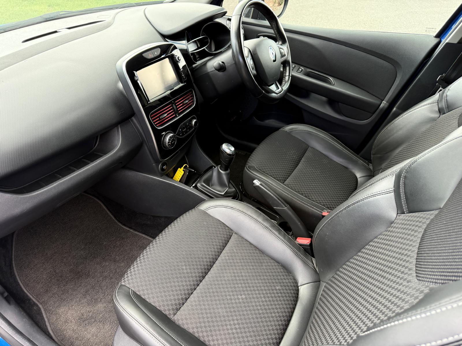 
								Renault Clio 1.0 GT-Line Tce full									