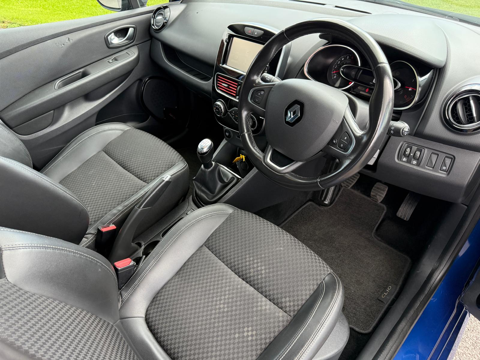 
								Renault Clio 1.0 GT-Line Tce full									