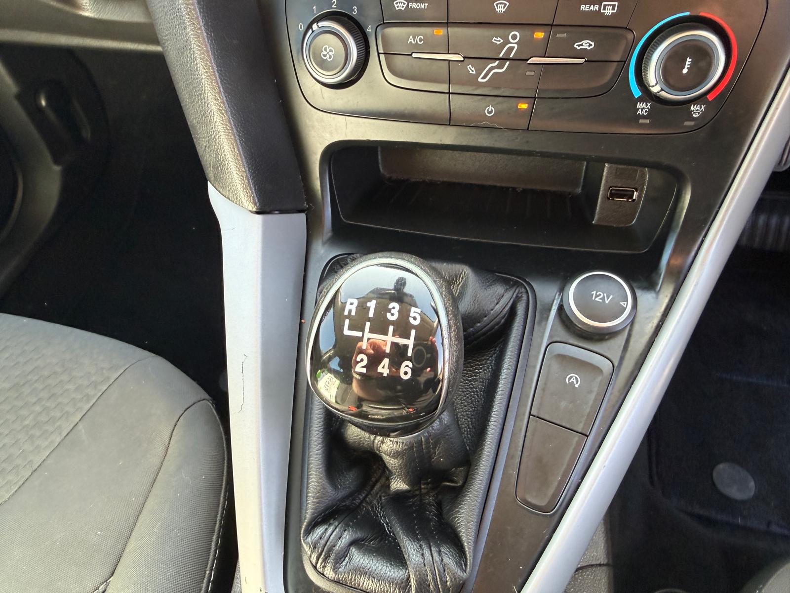 
								Ford Focus 1.5 TDCi Zetec 5dr full									
