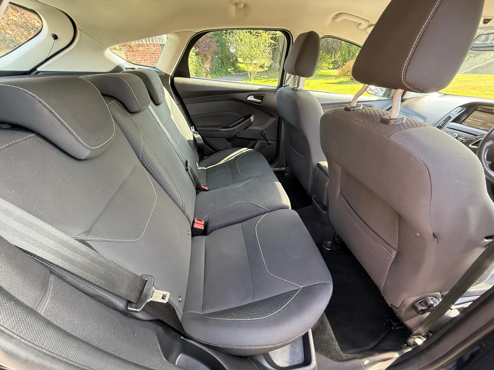 
								Ford Focus 1.5 TDCi Zetec 5dr full									