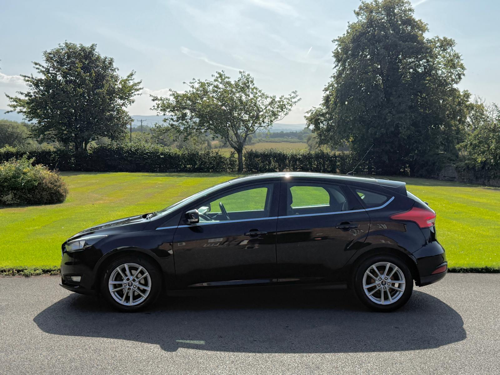 
								Ford Focus 1.5 TDCi Zetec 5dr full									