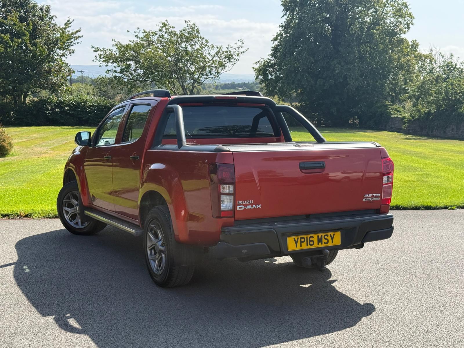 
								Isuzu D-Max 2.5 TD Blade Automatic full									