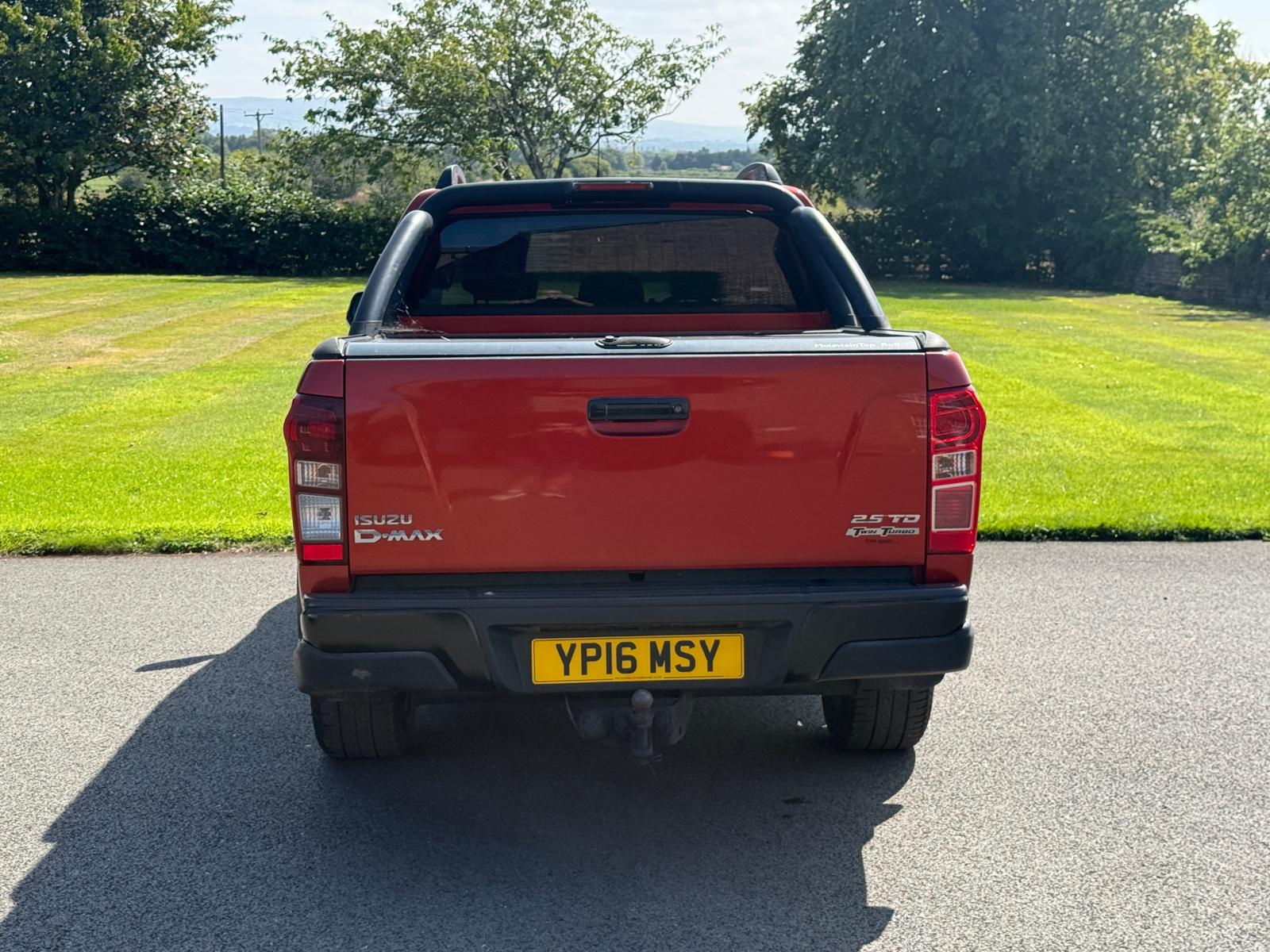 
								Isuzu D-Max 2.5 TD Blade Automatic full									