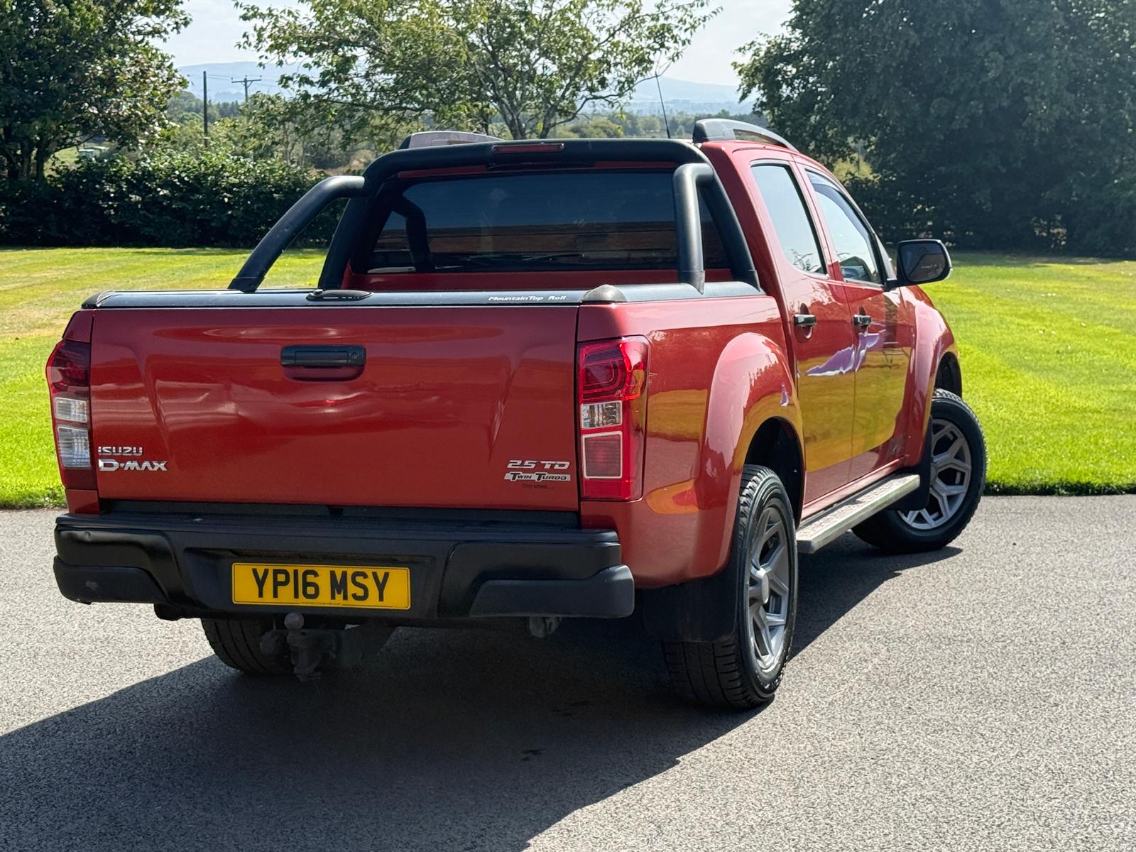 
								Isuzu D-Max 2.5 TD Blade Automatic full									