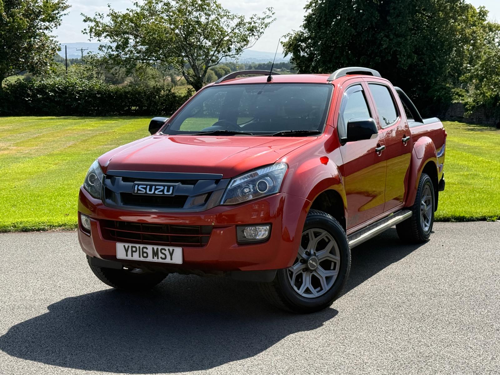 
								Isuzu D-Max 2.5 TD Blade Automatic full									