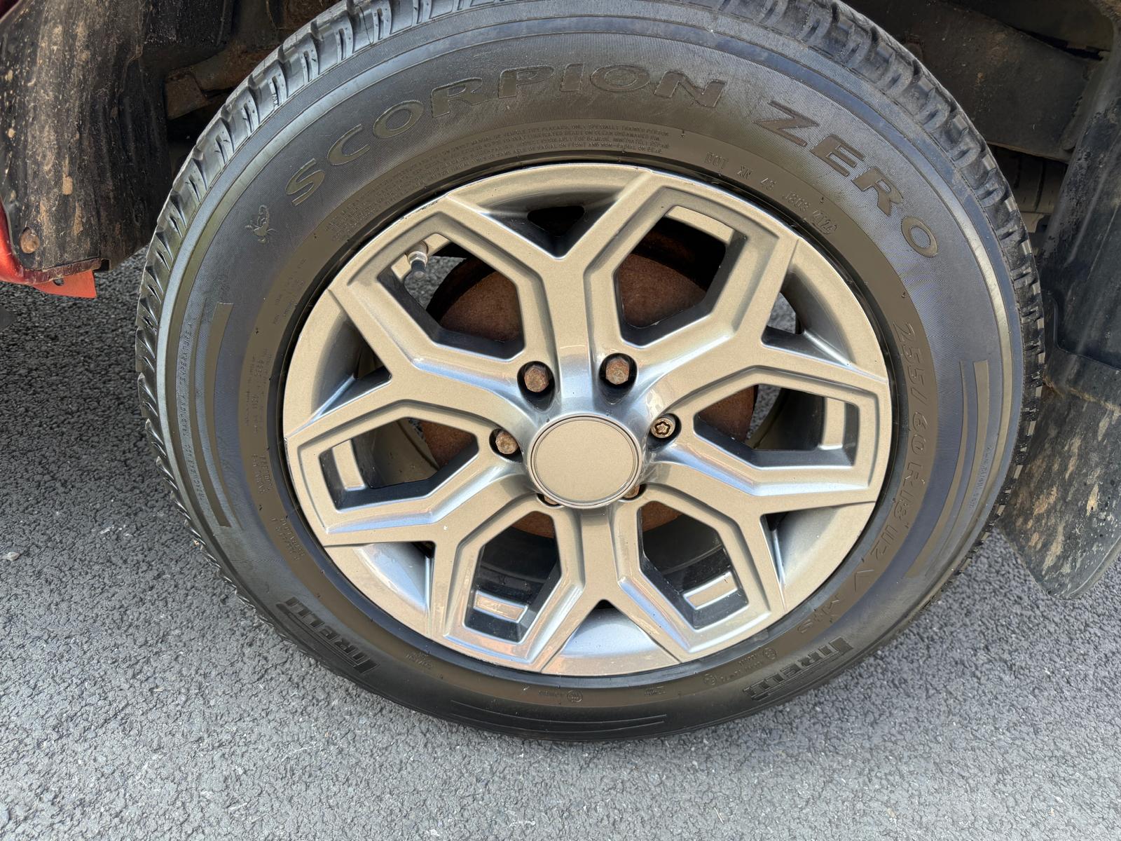 
								Isuzu D-Max 2.5 TD Blade Automatic full									