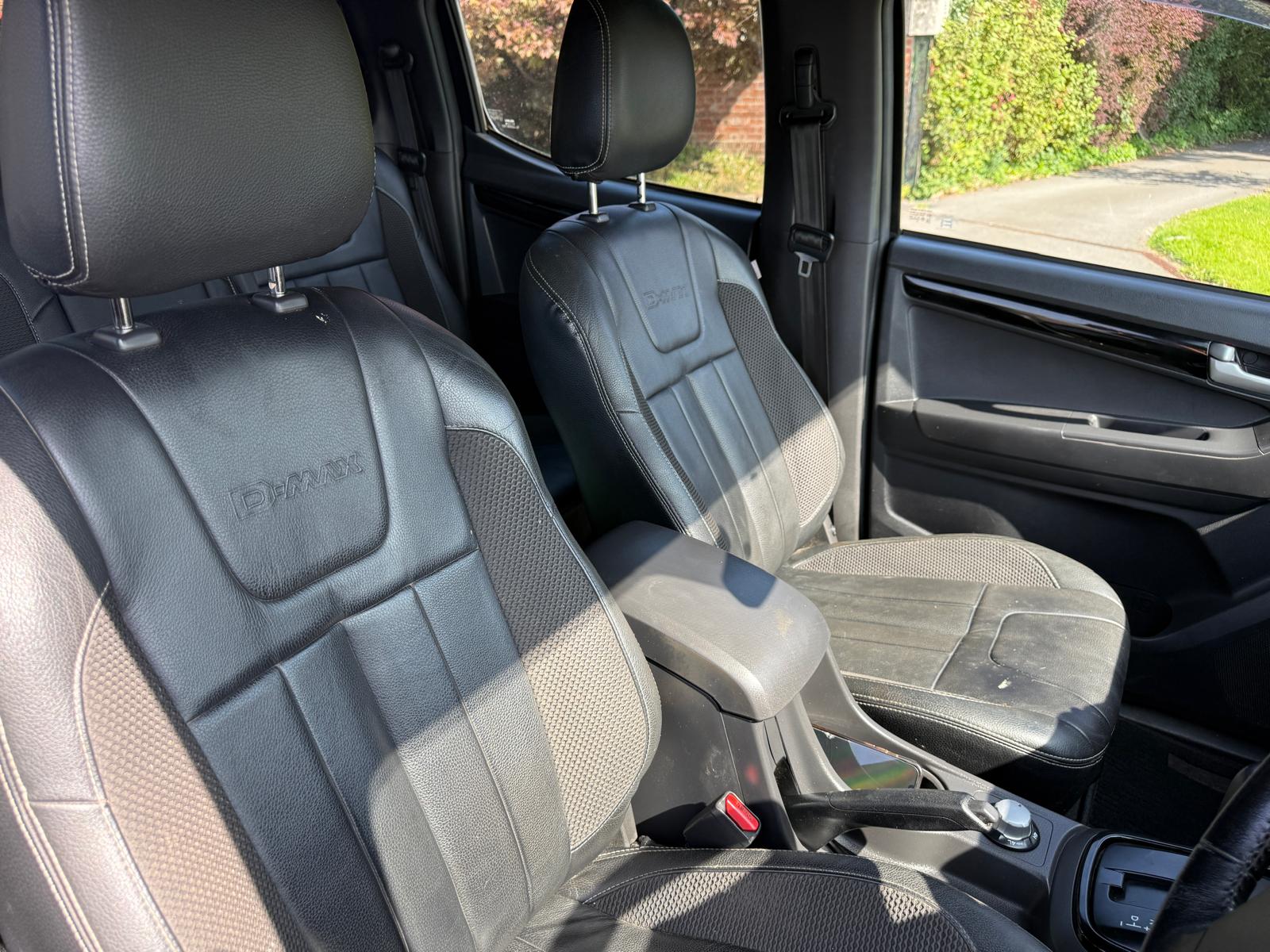 
								Isuzu D-Max 2.5 TD Blade Automatic full									