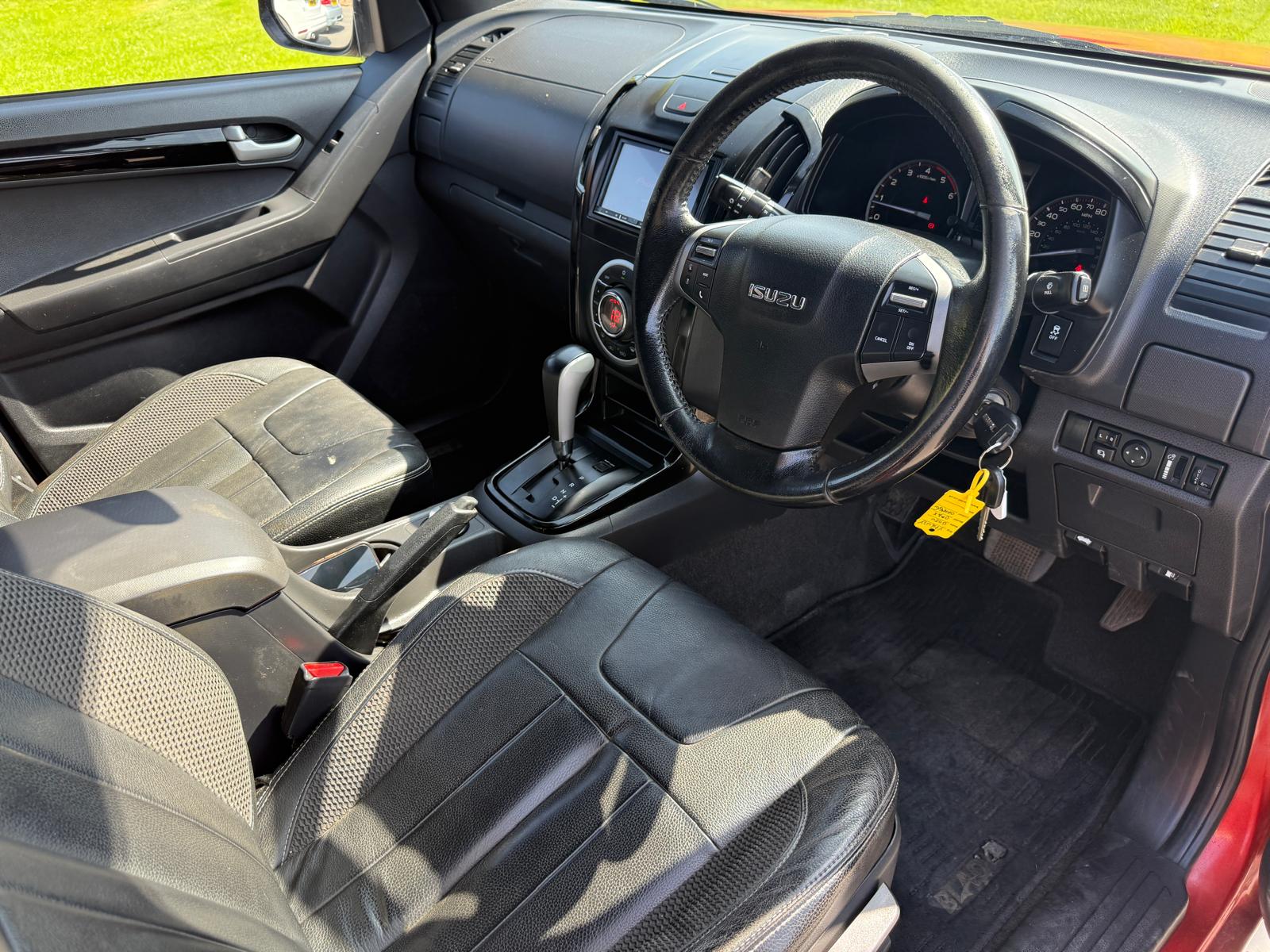 
								Isuzu D-Max 2.5 TD Blade Automatic full									
