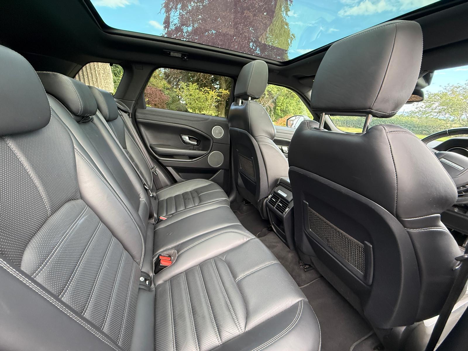 
								Land Rover Evoque HSE Dynamic full									