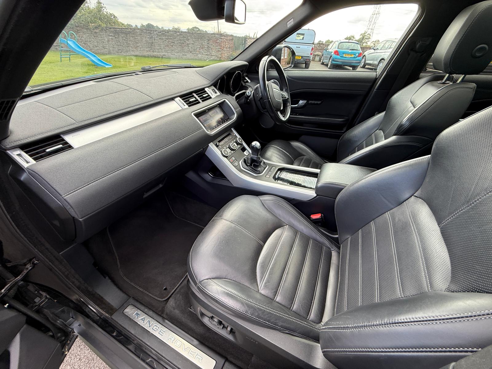 
								Land Rover Evoque HSE Dynamic full									