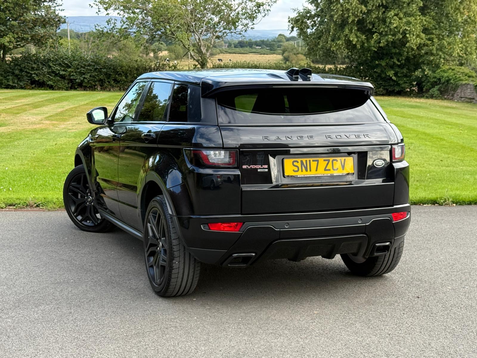 
								Land Rover Evoque HSE Dynamic full									