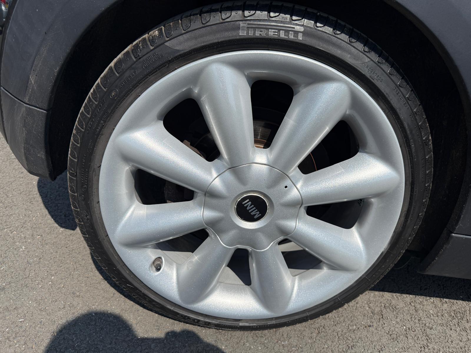 
								2015 Mini Cooper S Hatchback full									