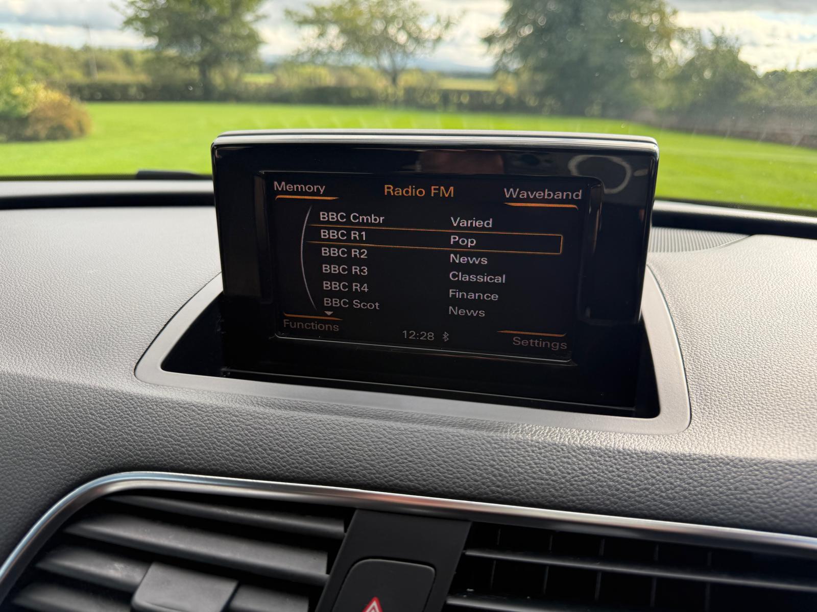 
								AUDI Q3 2.0 TDI SE 6 SPEED MANUAL full									