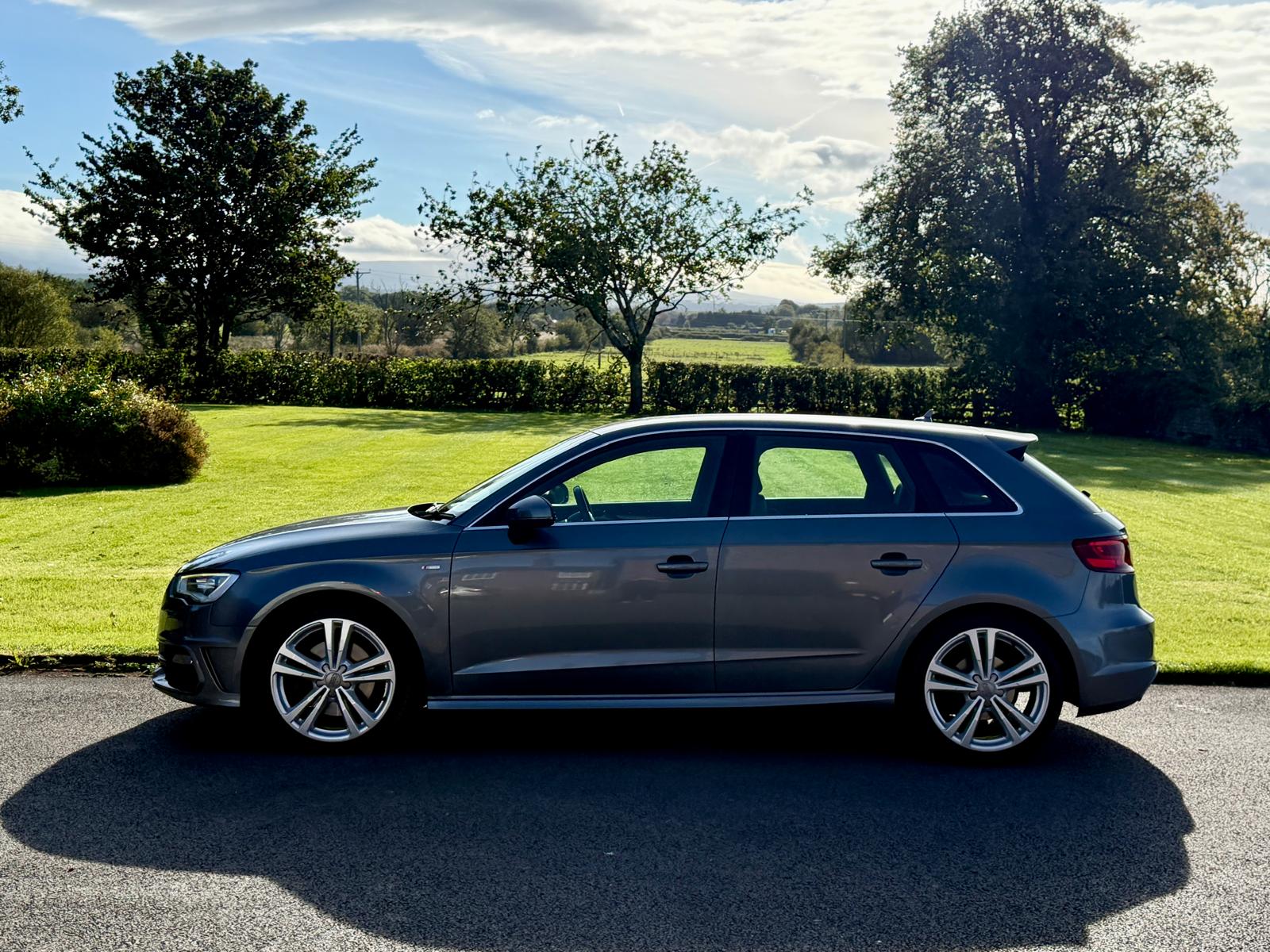 
								Audi A3 2.0 TDi S-Line Quattro S-Tronic full									