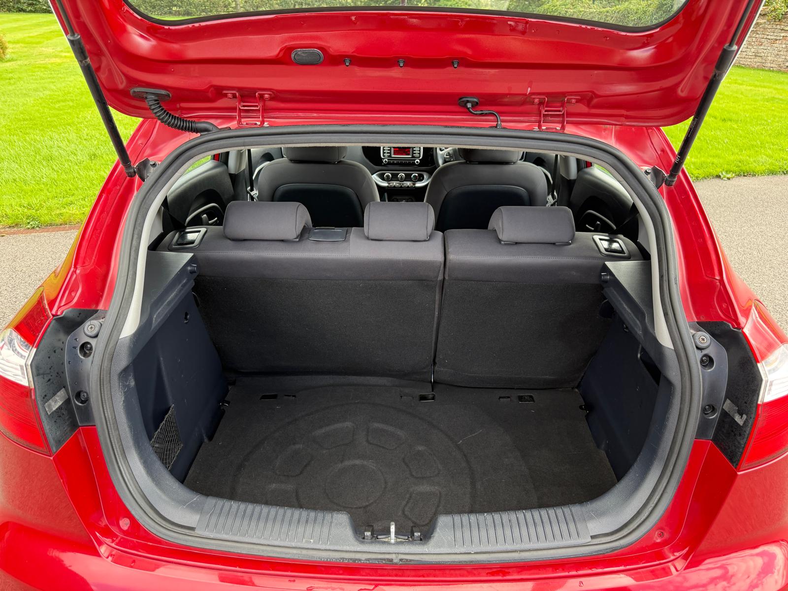 
								Kia Rio 1 Air 1.25 5dr full									