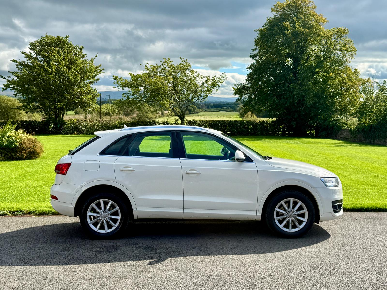 
								AUDI Q3 2.0 TDI SE 6 SPEED MANUAL full									