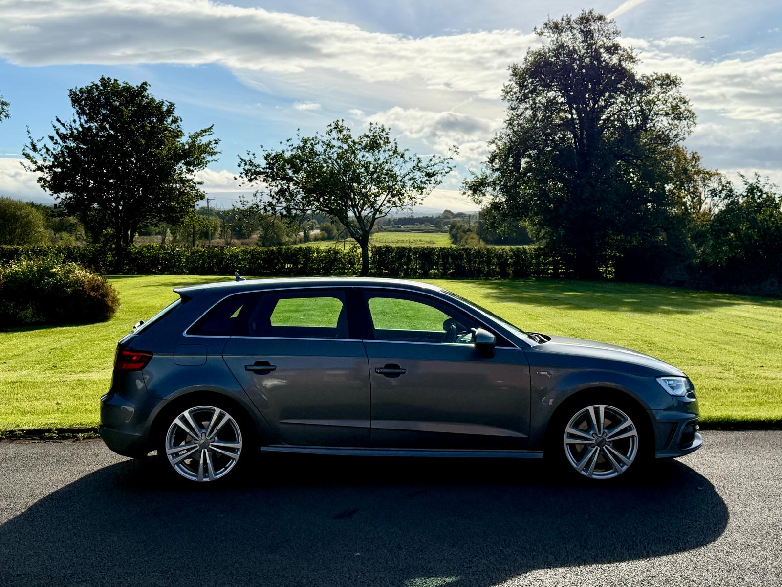 
								Audi A3 2.0 TDi S-Line Quattro S-Tronic full									