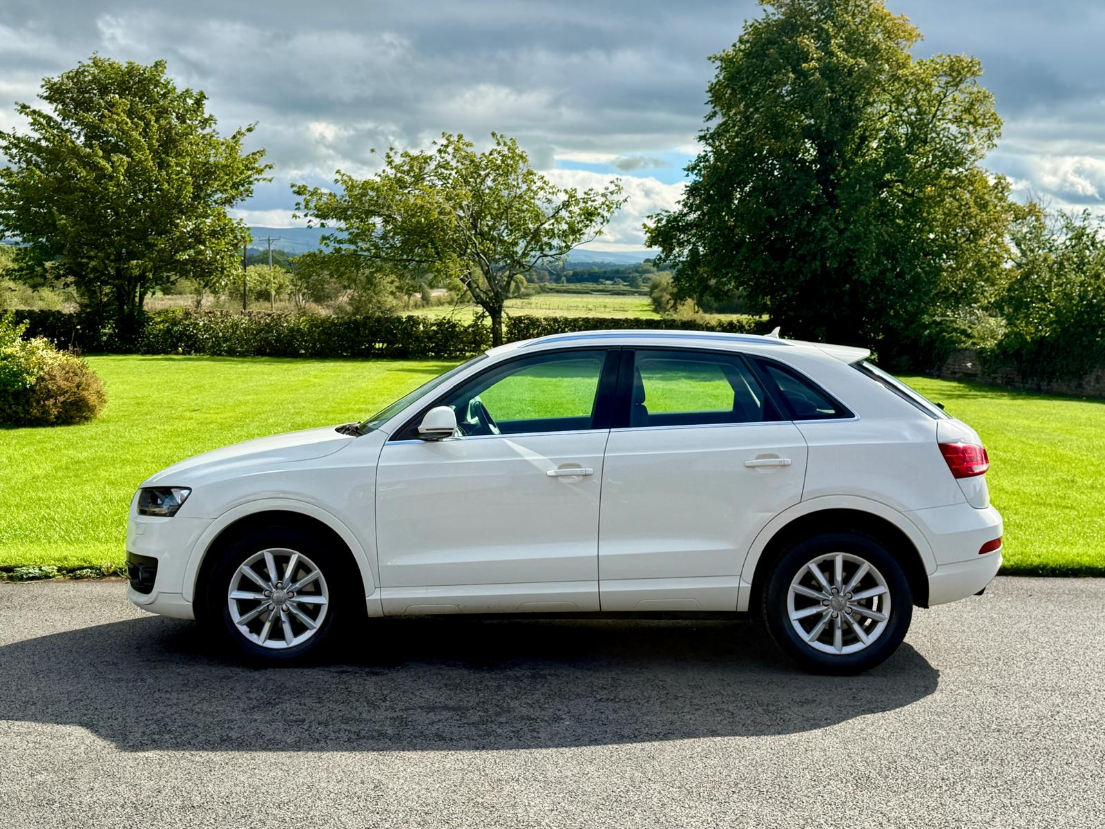 
								AUDI Q3 2.0 TDI SE 6 SPEED MANUAL full									