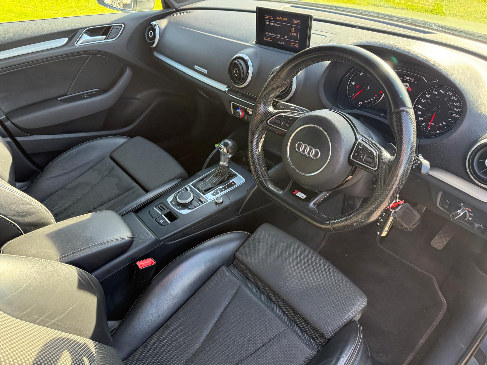 
								Audi A3 2.0 TDi S-Line Quattro S-Tronic full									