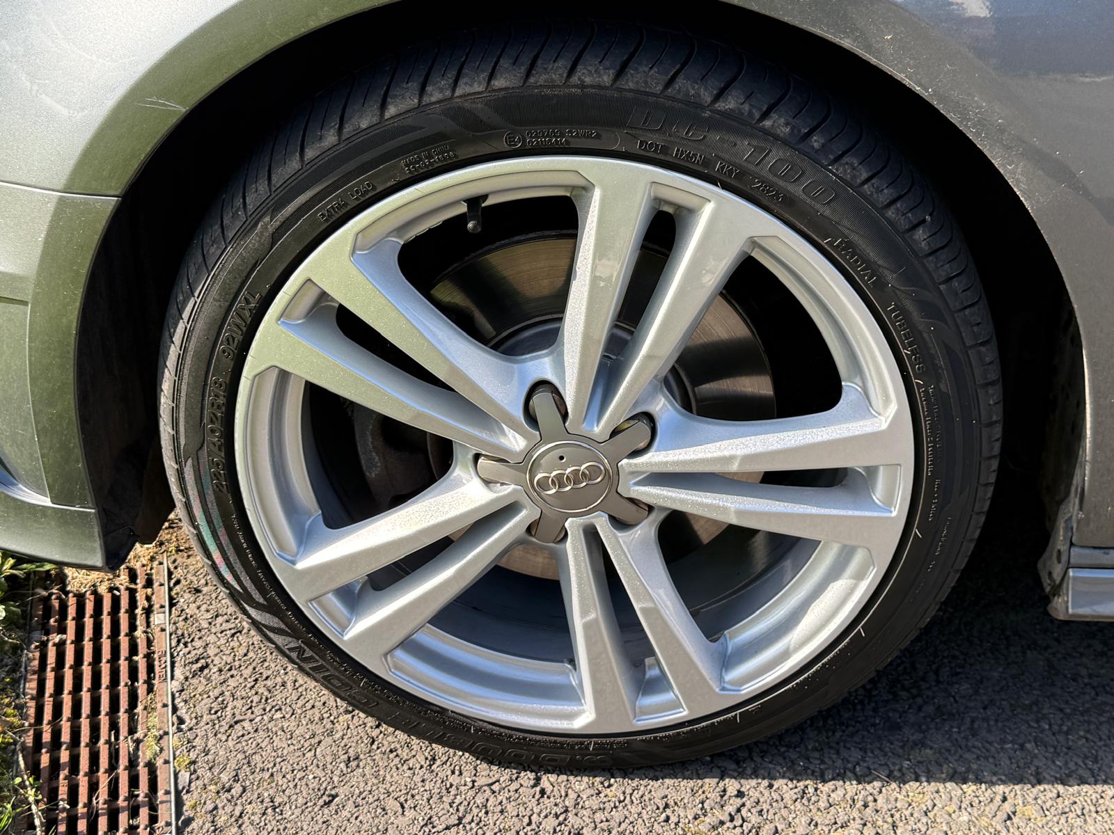 
								Audi A3 2.0 TDi S-Line Quattro S-Tronic full									
