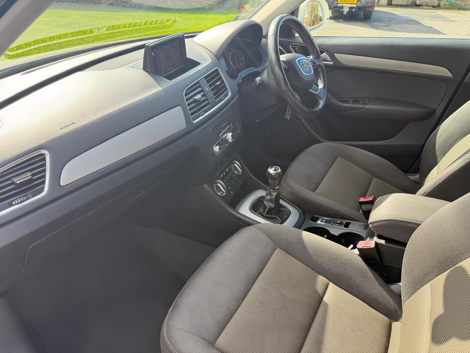 
								AUDI Q3 2.0 TDI SE 6 SPEED MANUAL full									