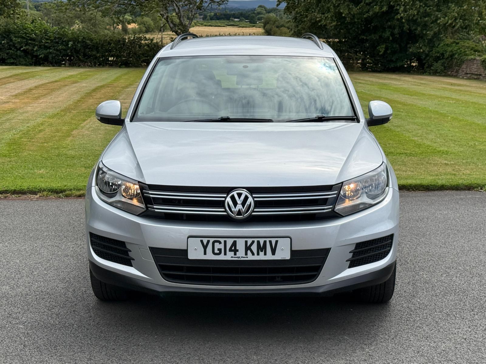 
								2014 Volkswagen Tiguan S 2.0 TDi Bluemotion SUV full									