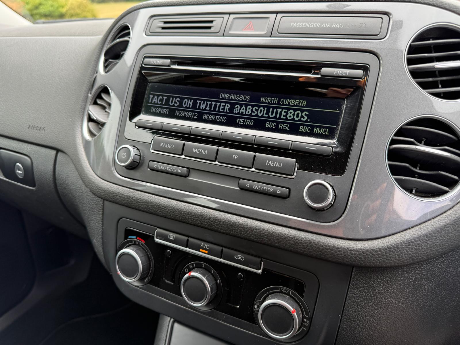 
								2014 Volkswagen Tiguan S 2.0 TDi Bluemotion SUV full									