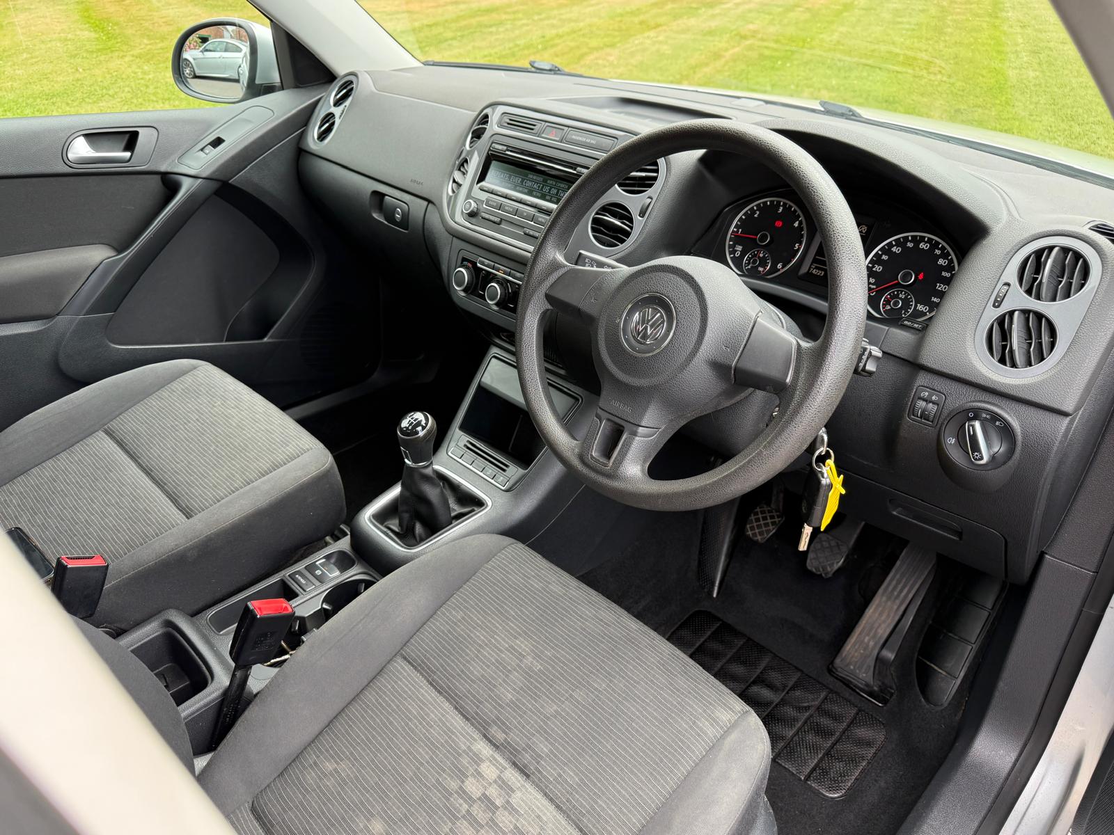 
								2014 Volkswagen Tiguan S 2.0 TDi Bluemotion SUV full									