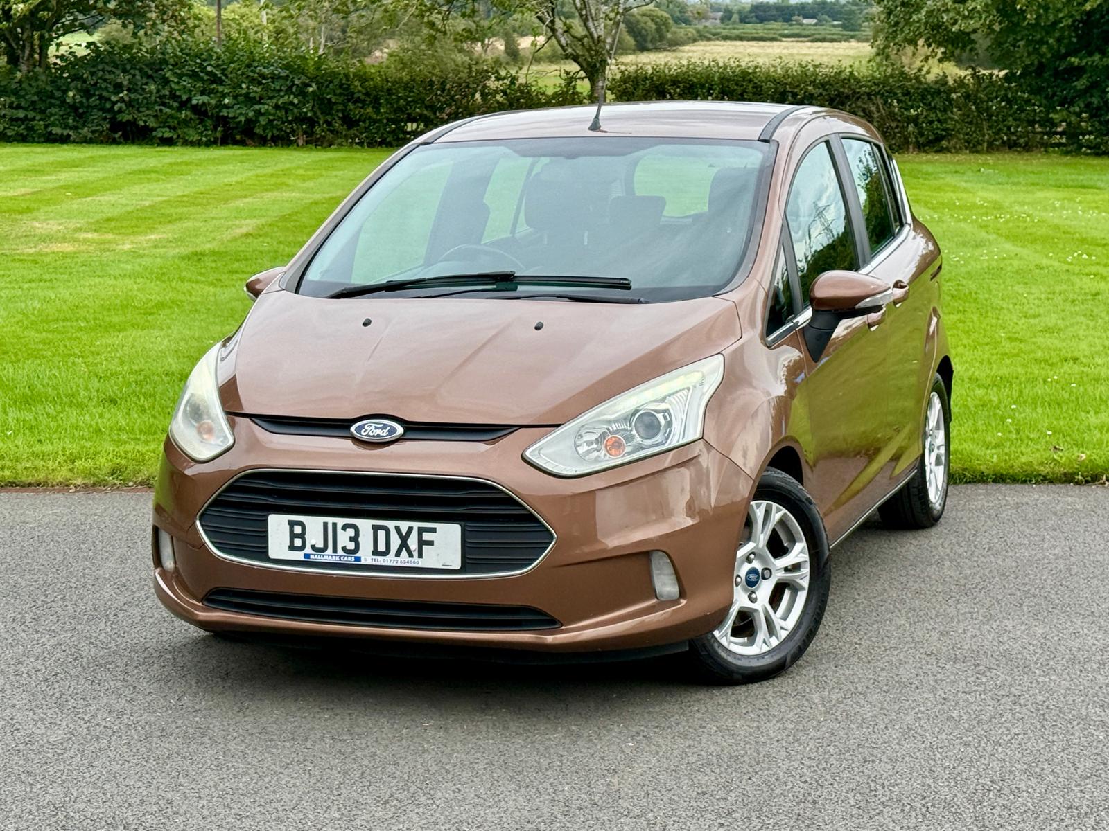 
								Ford B-Max 1.5 TDCi Zetec full									
