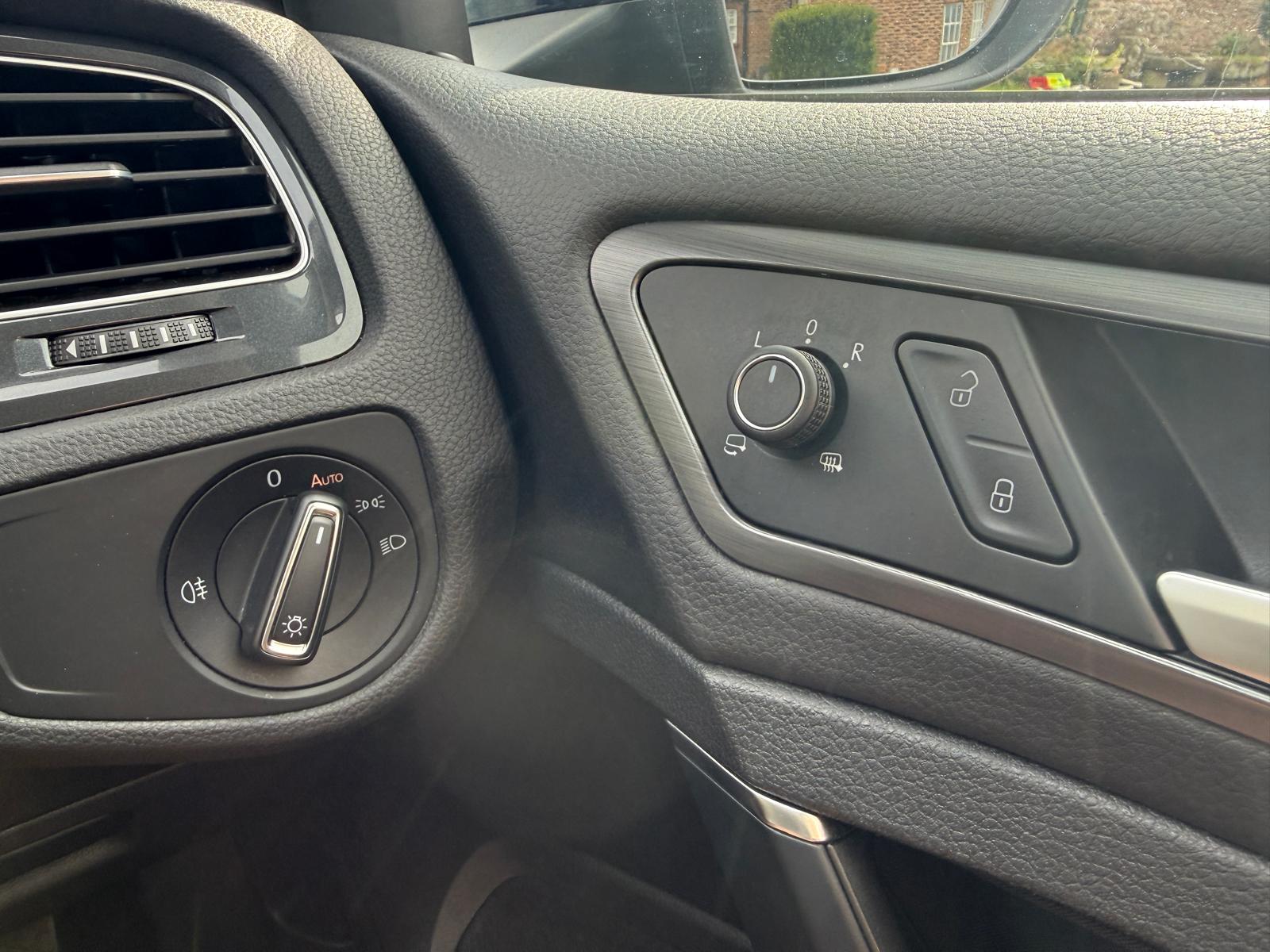 
								2018/68 Volkswagen Golf 1.6 TDi SE Navigation full									