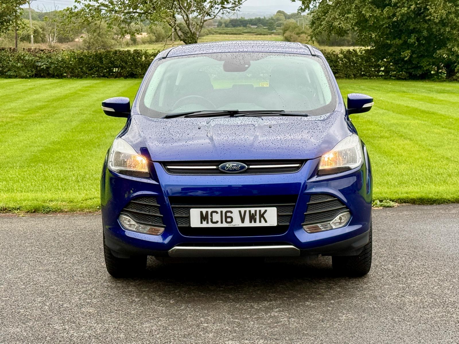 
								2016 Ford Kuga Zetec TDCi 2wd full									
