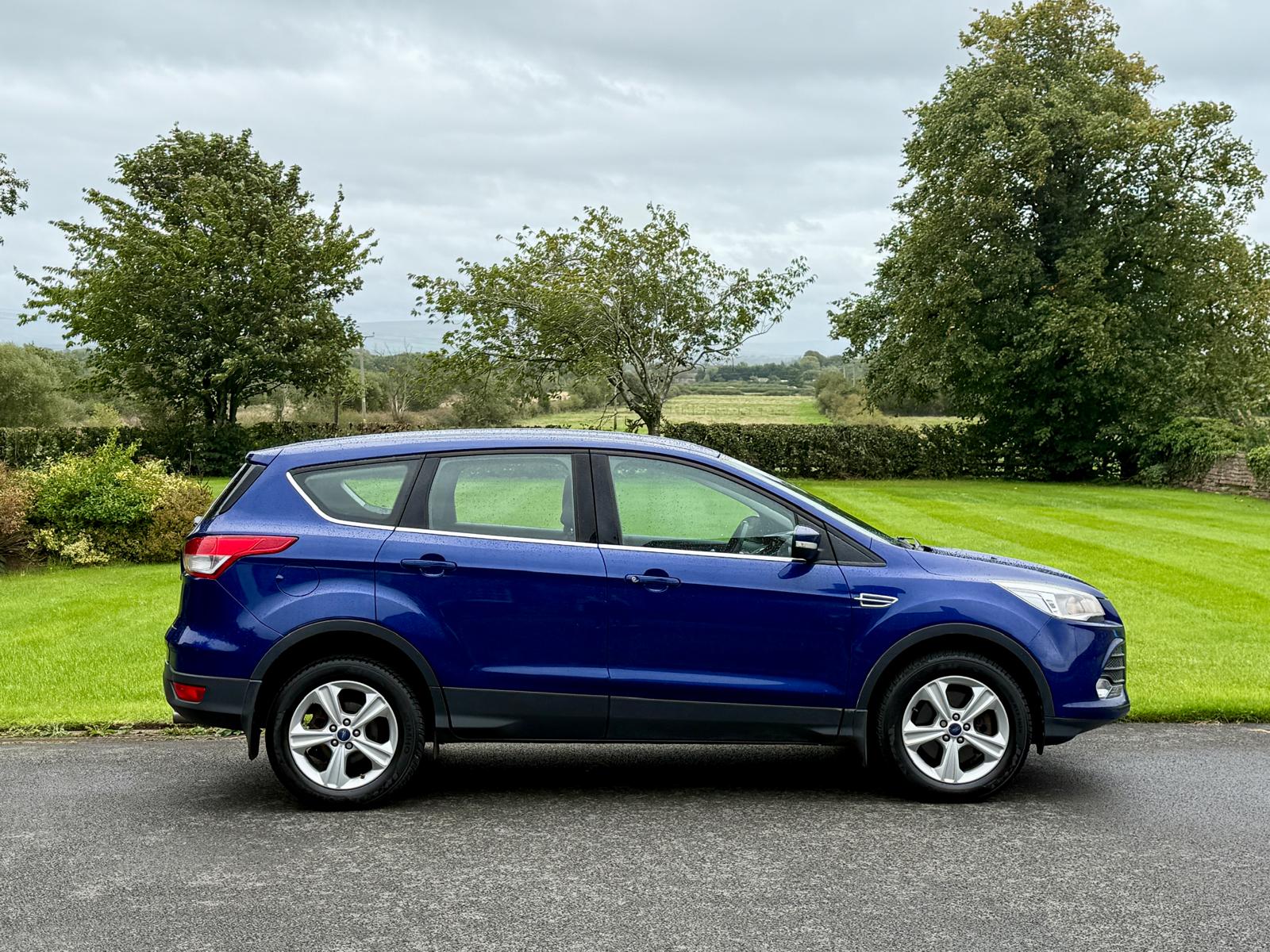 
								2016 Ford Kuga Zetec TDCi 2wd full									