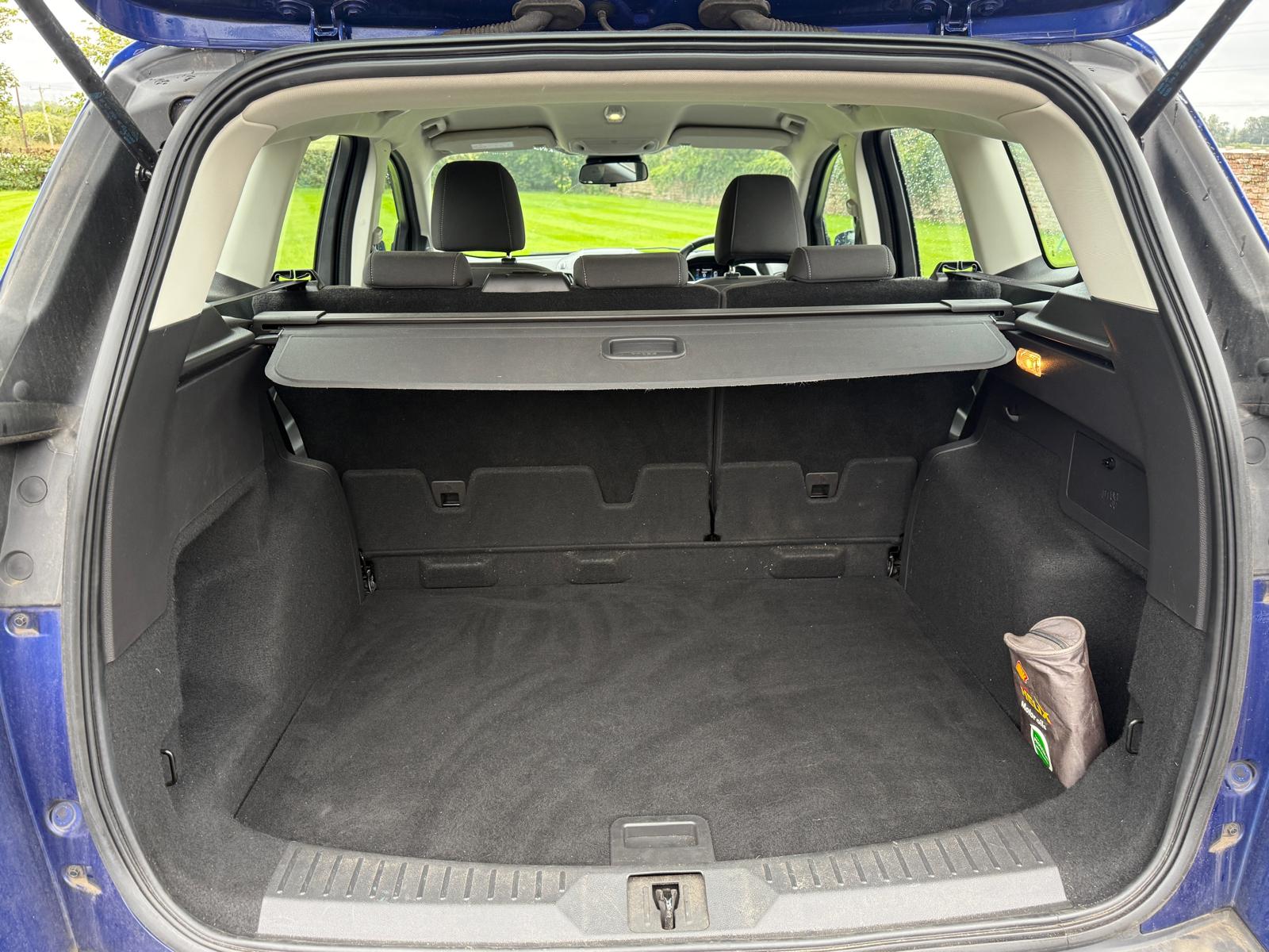 
								2016 Ford Kuga Zetec TDCi 2wd full									