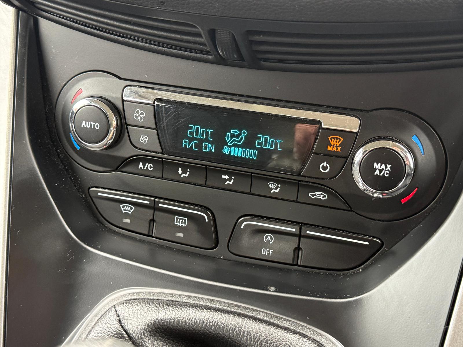 
								2016 Ford Kuga Zetec TDCi 2wd full									