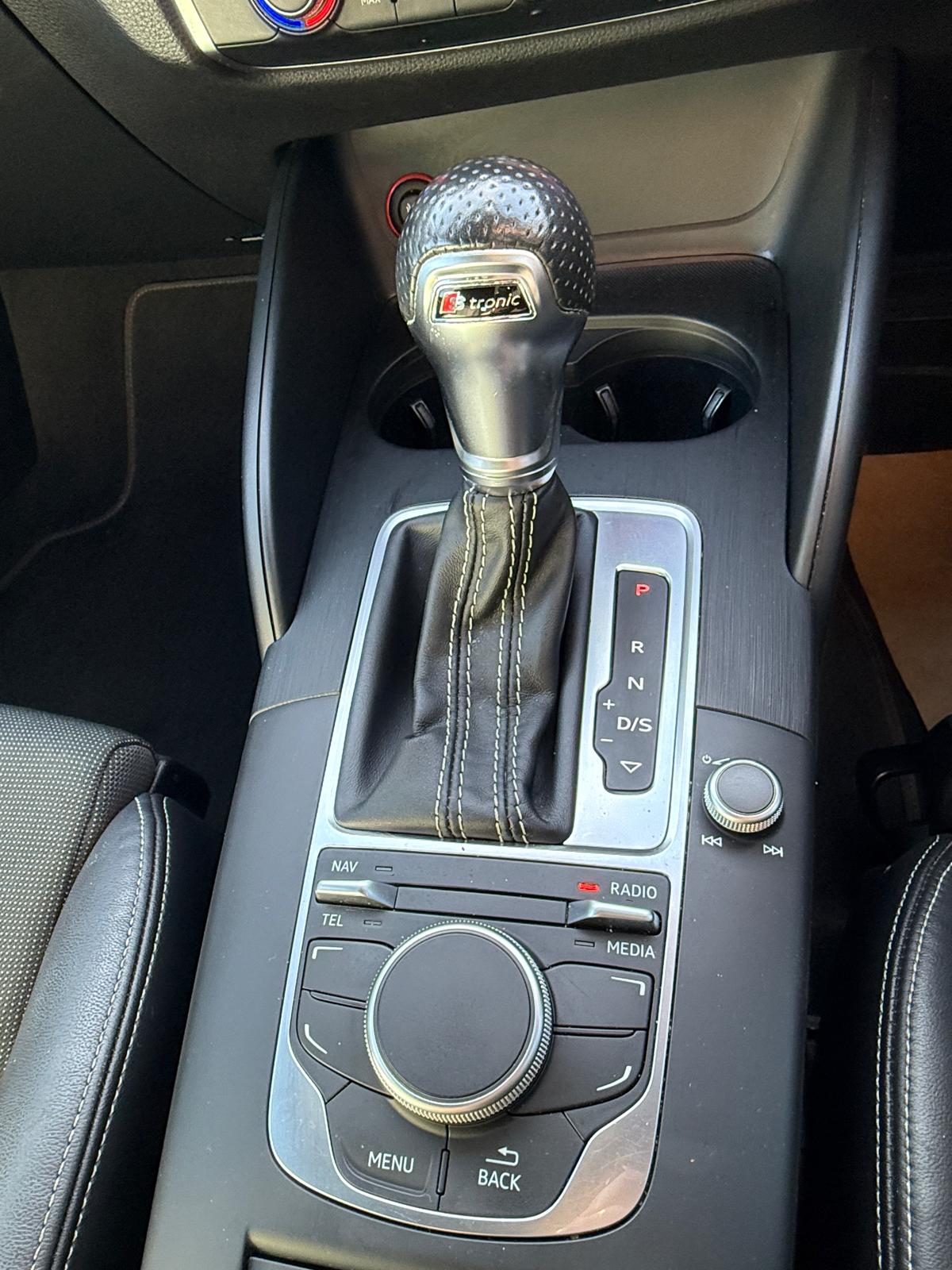 
								Audi A3 2.0 TDi S-Line Quattro S-Tronic full									