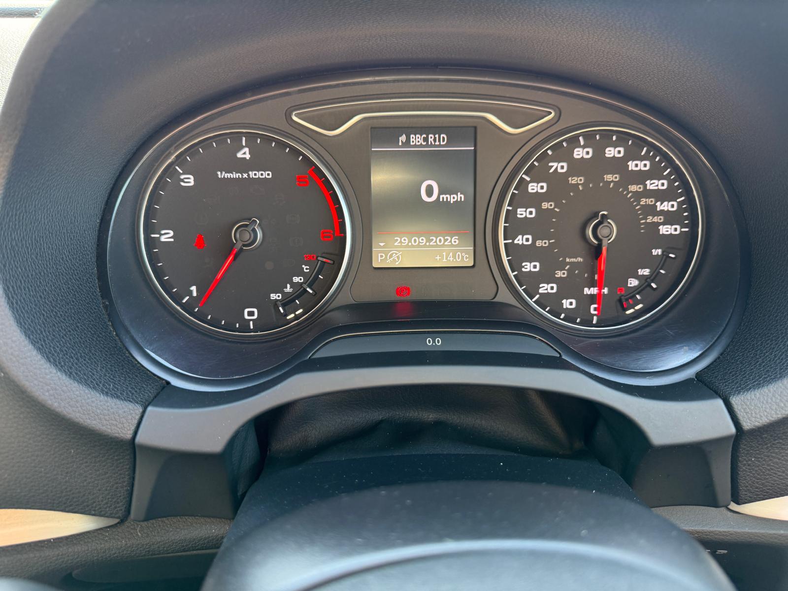 
								Audi A3 2.0 TDi S-Line Quattro S-Tronic full									