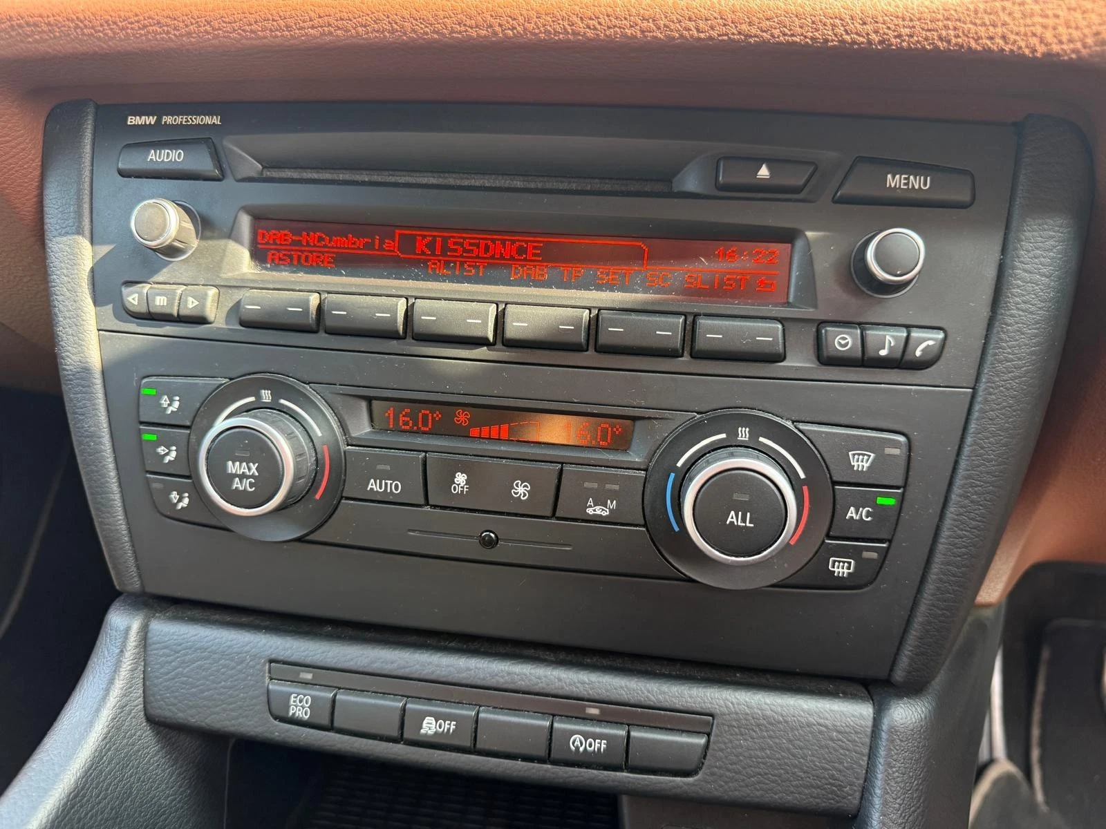 
								BMW X1 sDrive 16D xline full									