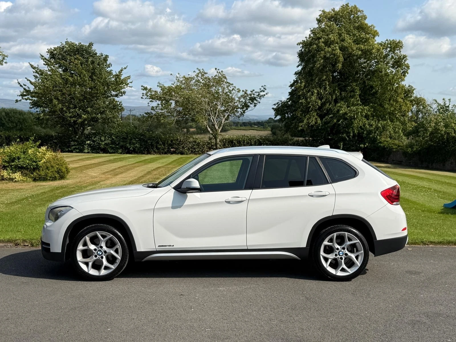 
								BMW X1 sDrive 16D xline full									