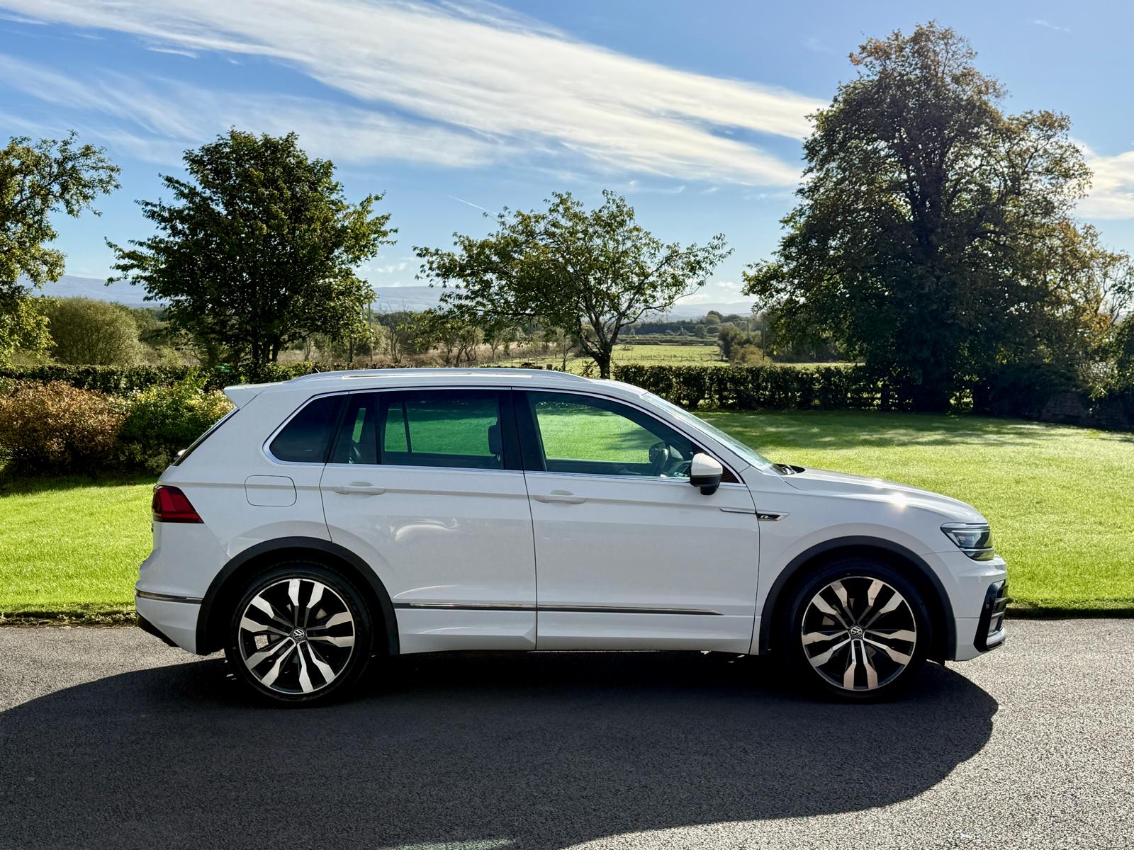 
								Volkswagen Tiguan 2.0TDi R-Line 4Motion full									
