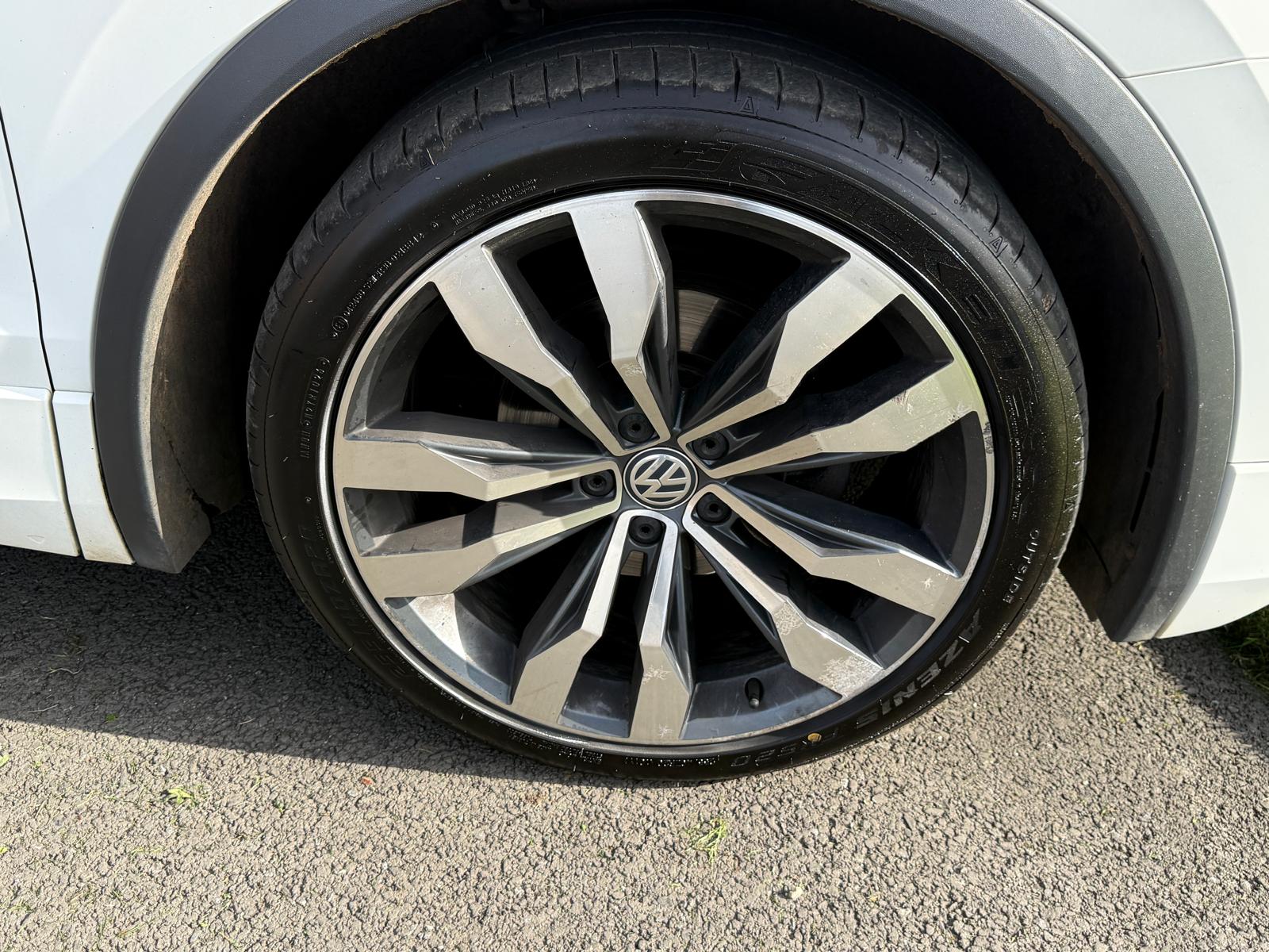 
								Volkswagen Tiguan 2.0TDi R-Line 4Motion full									
