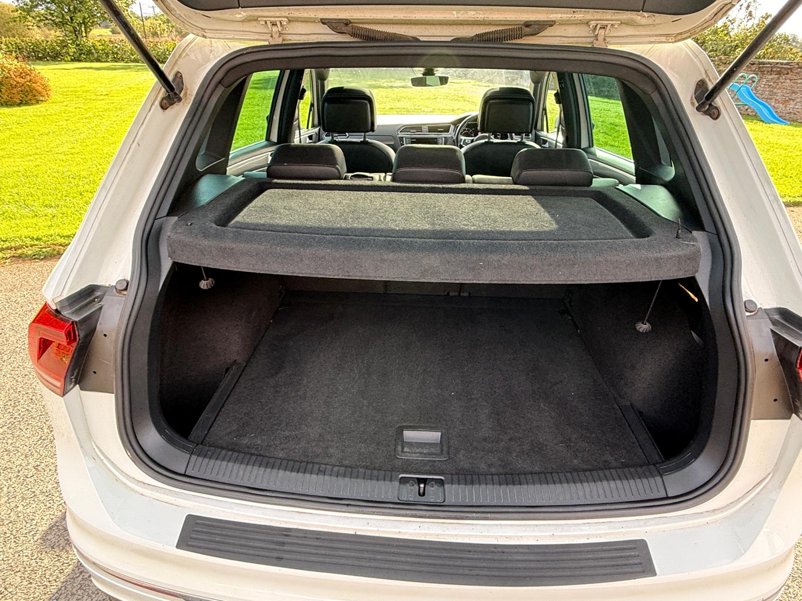 
								Volkswagen Tiguan 2.0TDi R-Line 4Motion full									